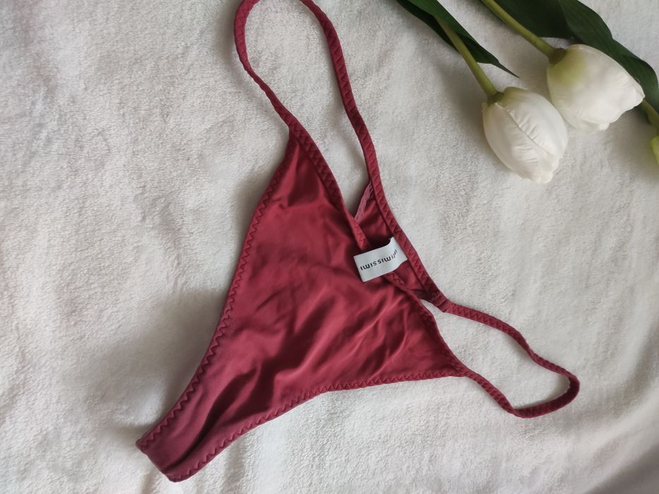 Czerwone stringi Intimissimi na walentynki L