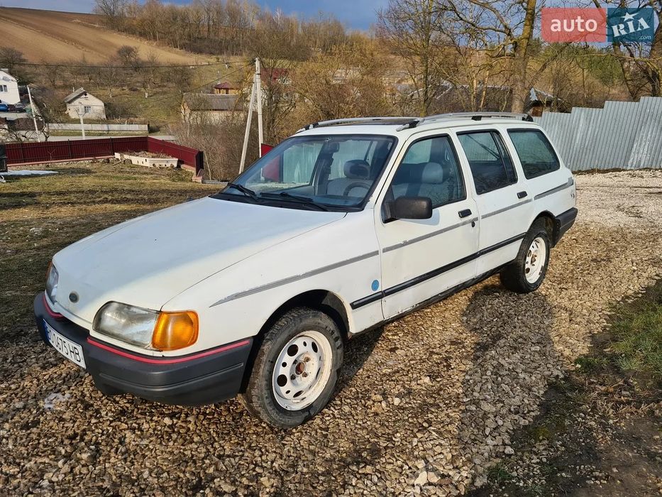Продається авто Ford Sierra.