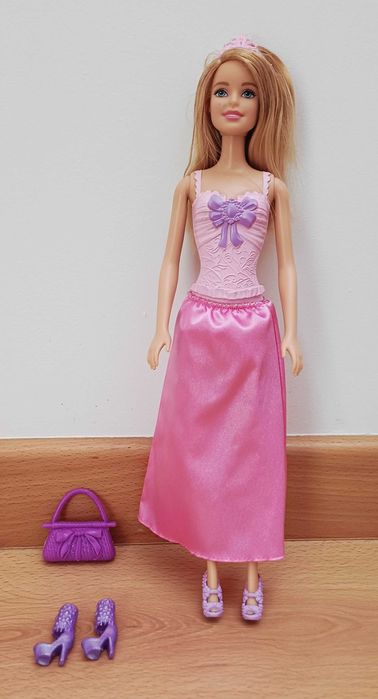 Barbie Princesa Rosa Charneca De Caparica E Sobreda •
