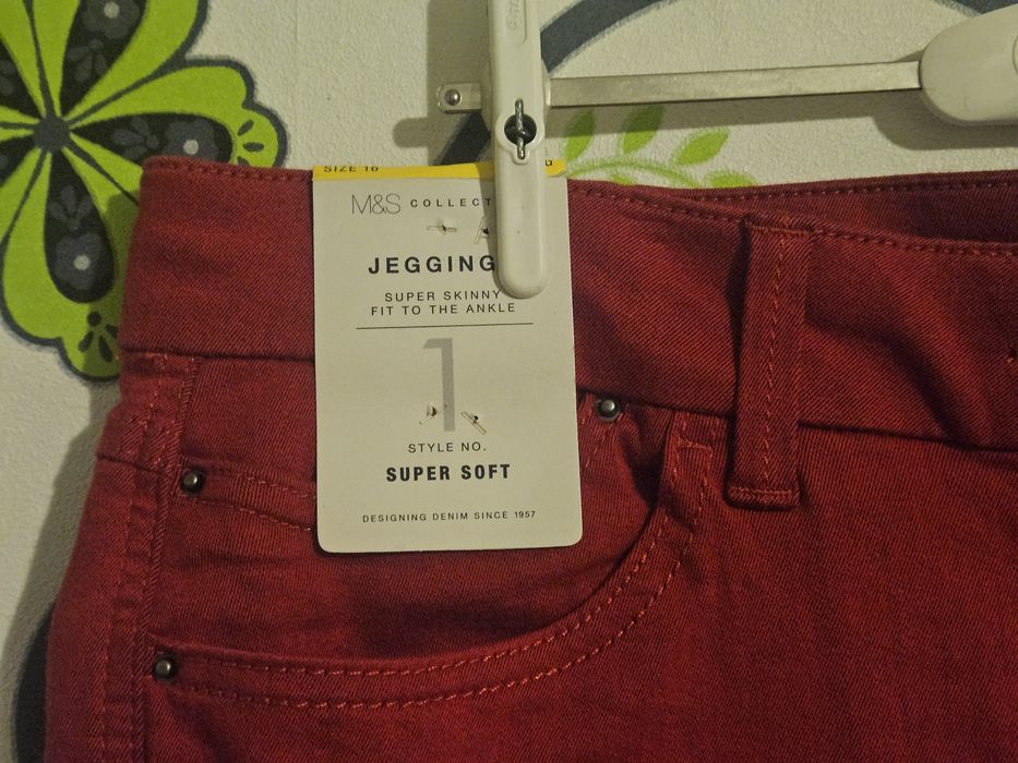 Червоні джинси скінні 16 розмір