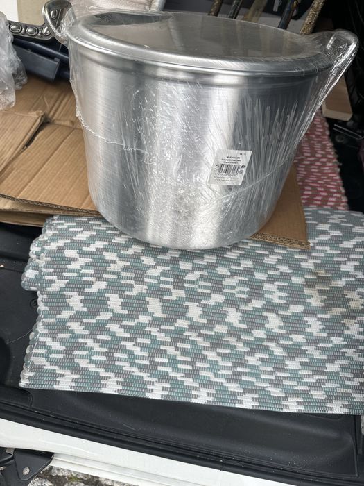 Panela em aluminio nova 10- litros + ou -