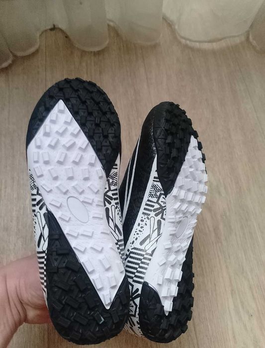 Футбольні ігрові шиповки