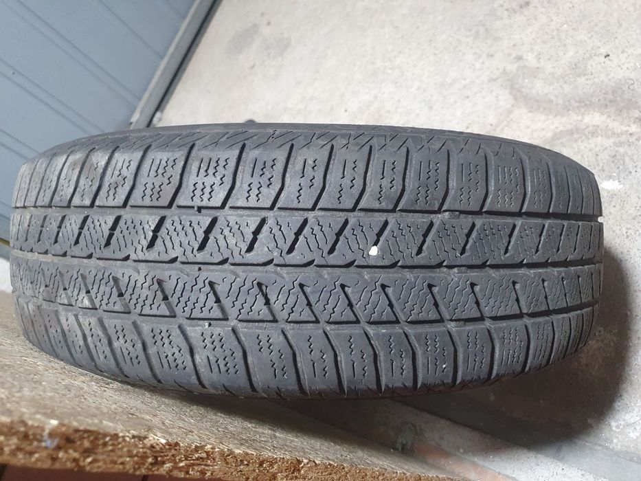 4 pneus  neve  bom piso 185/65 R15.