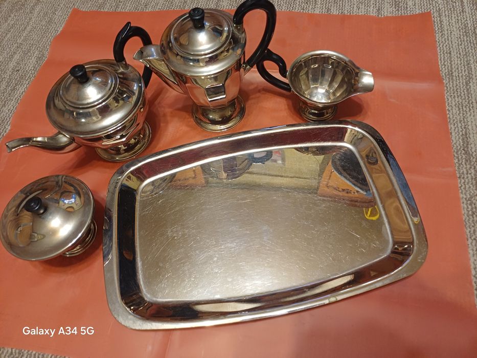 Продам  набор посуды