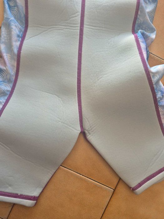 Fato Neopreno / Surf Criança Disney Frozen II (4 Anos) – Em bom estado!