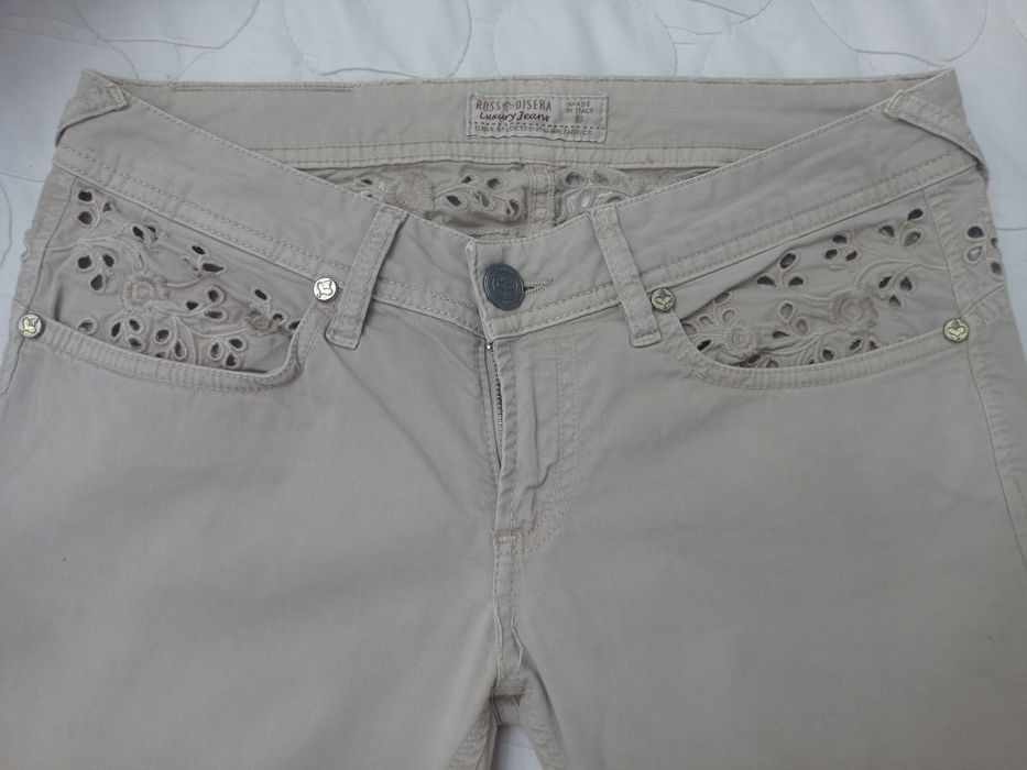 Бежеві джинси, Італія, розмір С