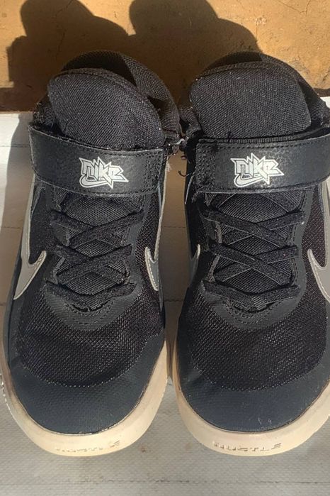Nike Team Hustle D 10 баскетбольные кроссовки, 38 р.