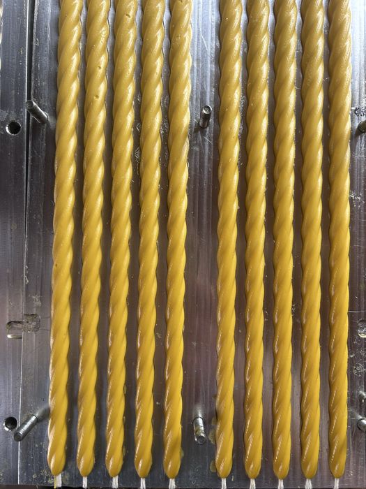 Форма для виготовлення свічок кручена