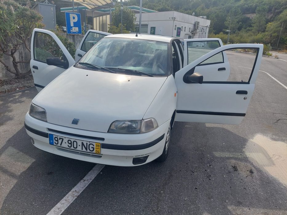 Fiat Punto em bom estado.