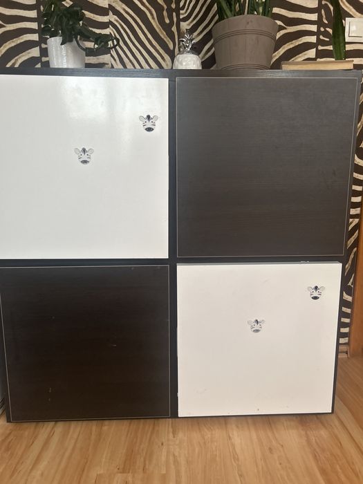 Szafka brazowo biala