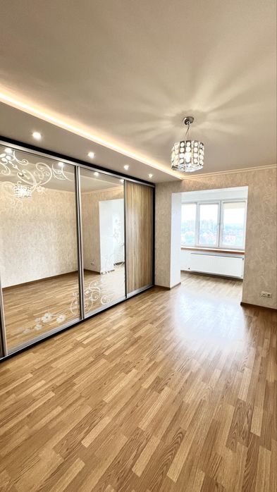 Продається 2 кімнатна квартира в Новоюудові