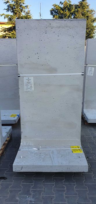 Betonowe murki ogrodzeniowe