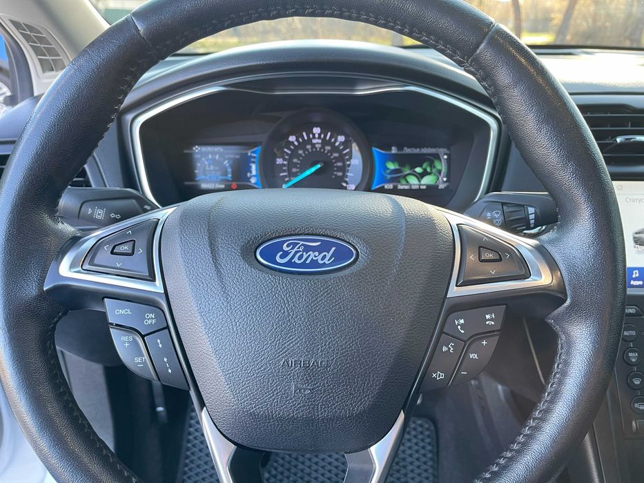 Ford Fusion 2.0 Hybrid CVT Titanium 2019 гібрид елктро
