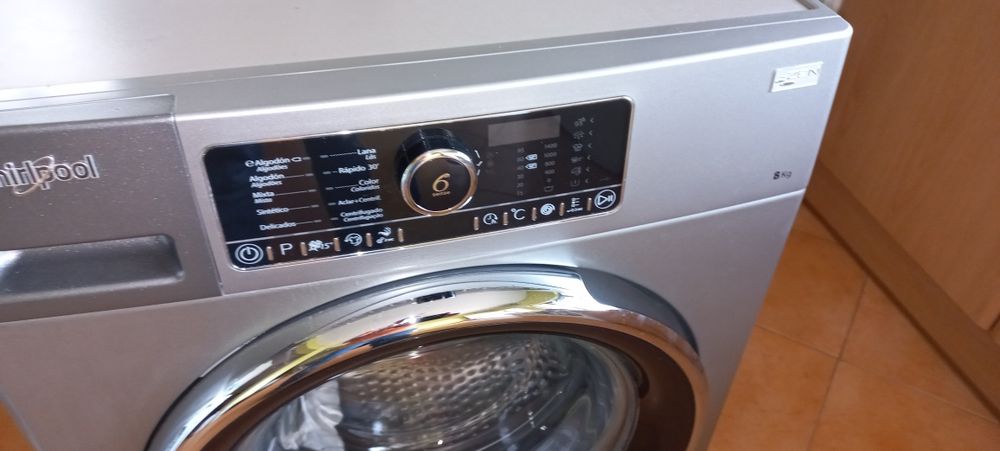 Maquina roupa whirlpool  Impecável