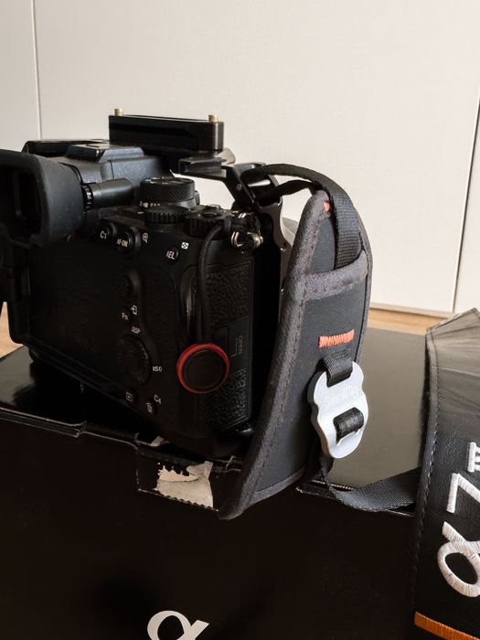 Sony a7IV + Cage SmallRig e Extras