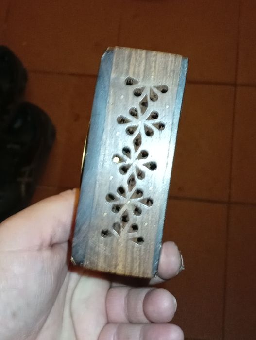 Cinzeiro em Metal e Madeira