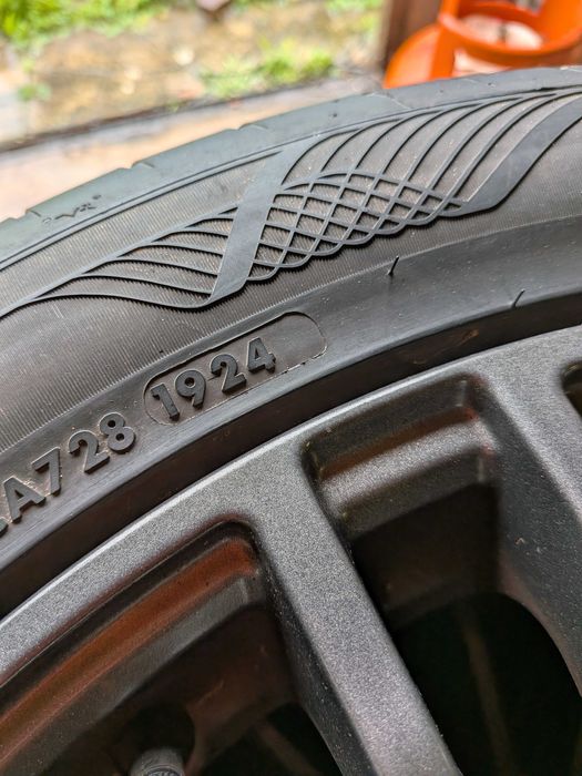 Jantes com pneus VW transporter T5 T6 em muito bom estado