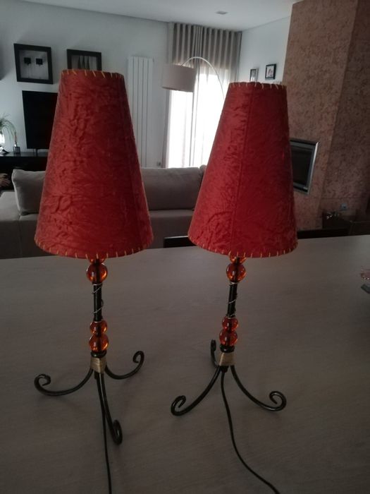 Candeeiros de quarto e cortina