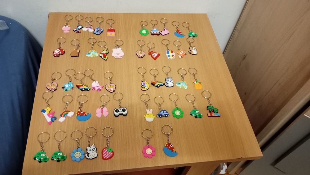 Breloczek do wyboru do koloru cena za sztukę 2  złote