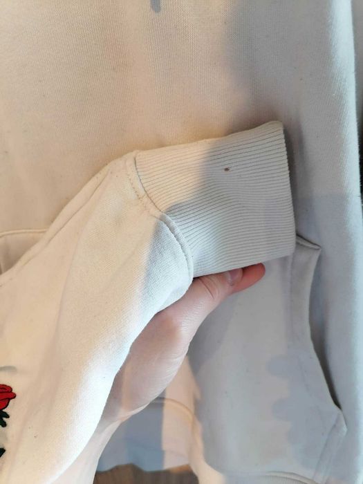 Męska biała bluza z różami