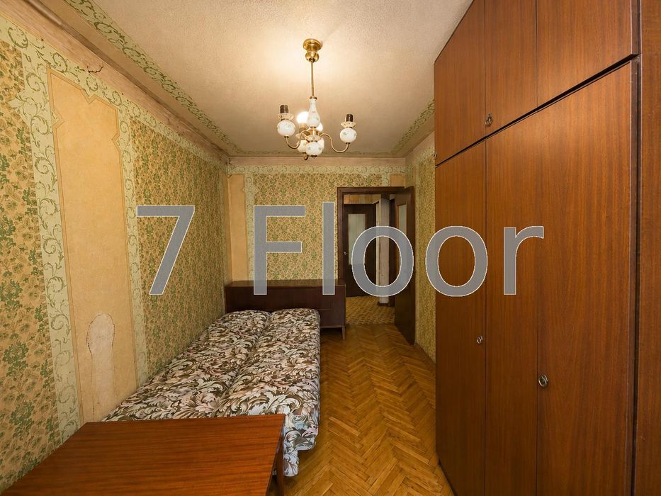 2 кімнатна квартира Лесі Українки бульвар ст.м.Палац Спорту під ремонт
