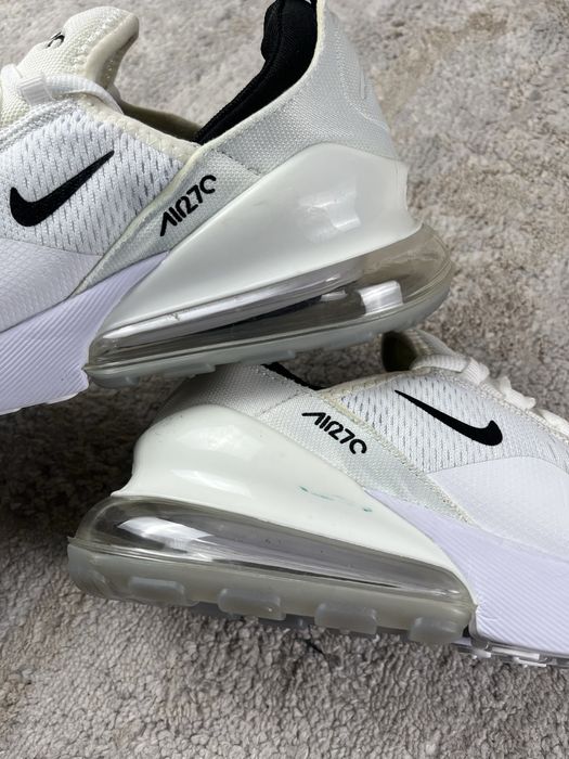 Nike Air max 270 Branco e Preto Tamanho 44EU