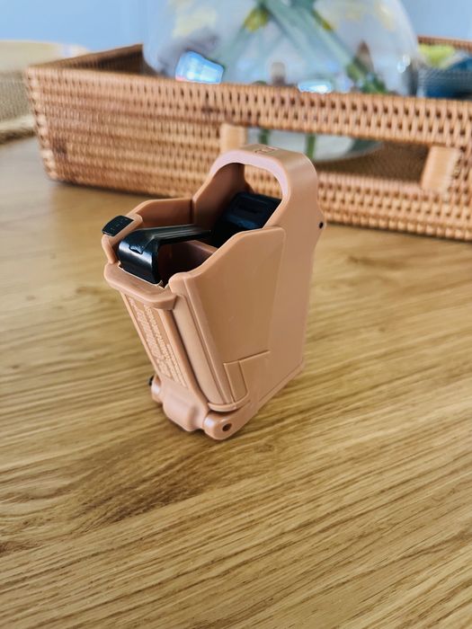 Szybkoładowarka magazynków pisotletowych 9mm glock, cz, HK. Nowa