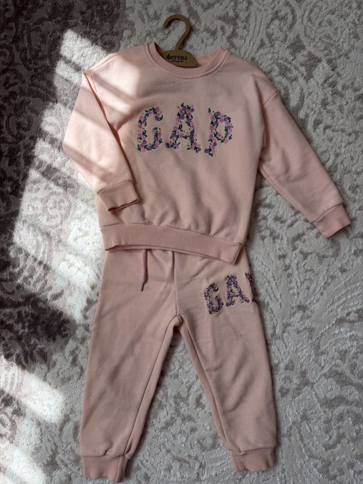 Костюм для дівчинки GAP