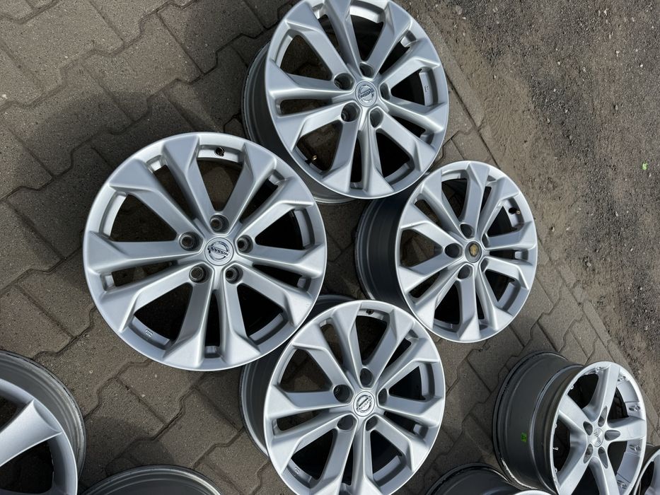 Felgi aluminiowe 5x114,3r17 nissan orginal