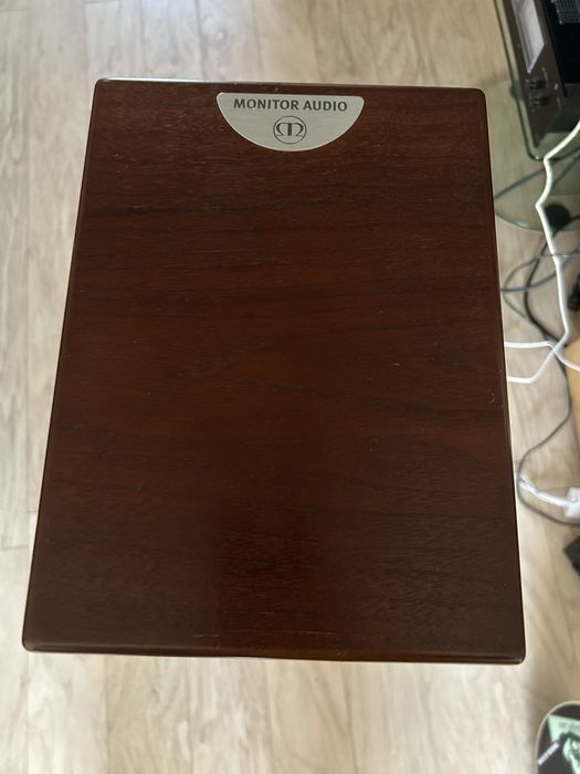 Продам Monitor Audio Silver RS6