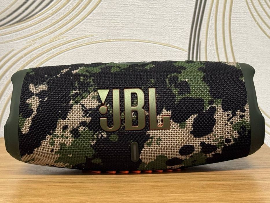 Продам JBL Charge 5