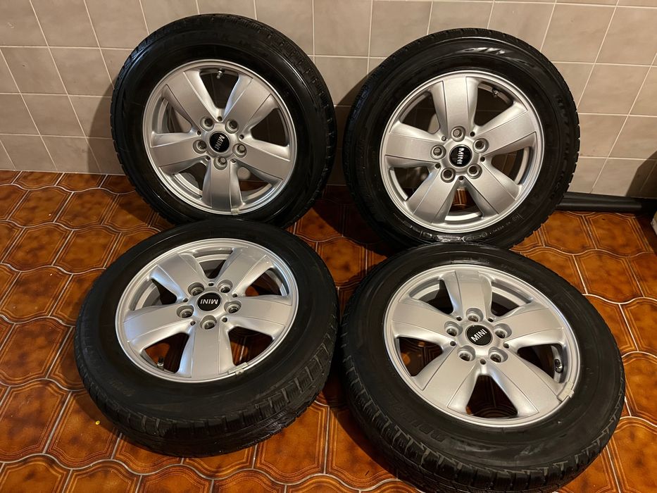 Felgi z oponami zimowymi do Mini
