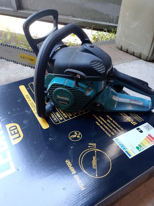 Продам пилку макіта3203s