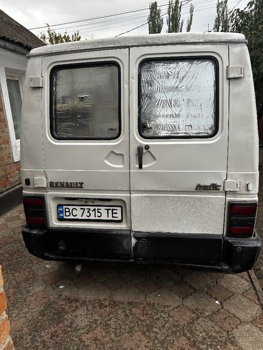 Продаю Renault Trafic 2.1D — 1999 рік, робочий стан