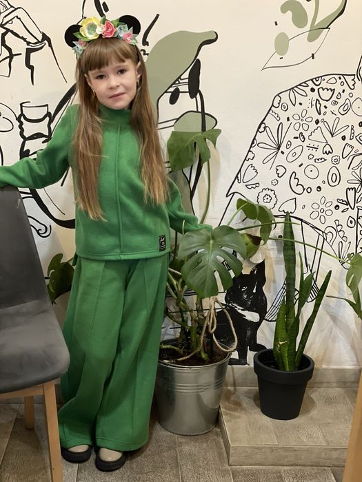 Яскравий  теплий костюм зелений костюм для лівчинки брючний костюм
