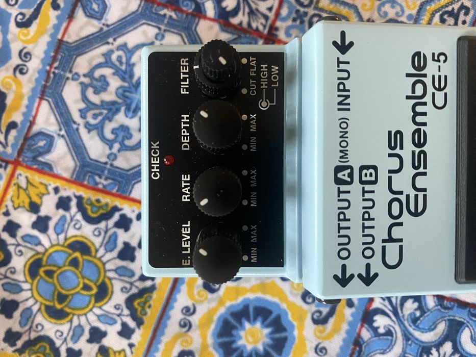 BOSS Chorus Ensemble CE 5