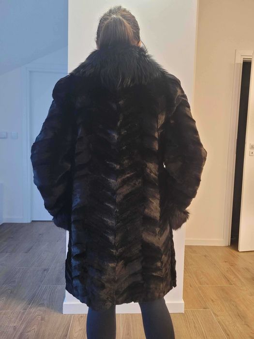 Kurtka z łapek lisich