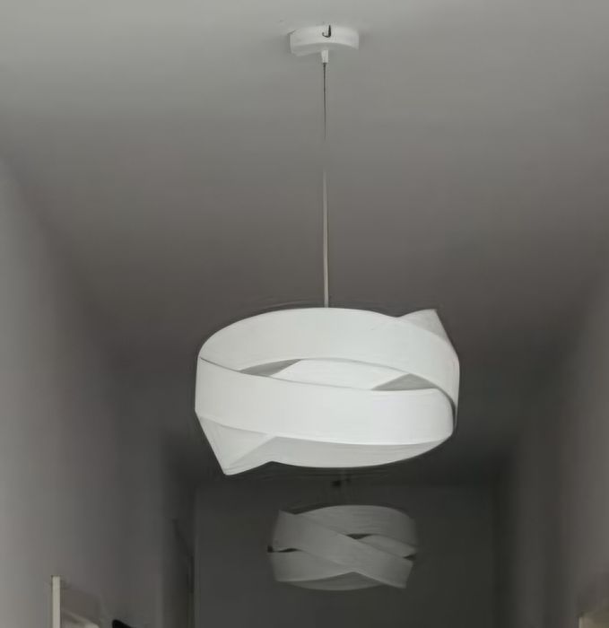 Białe lampy tornado