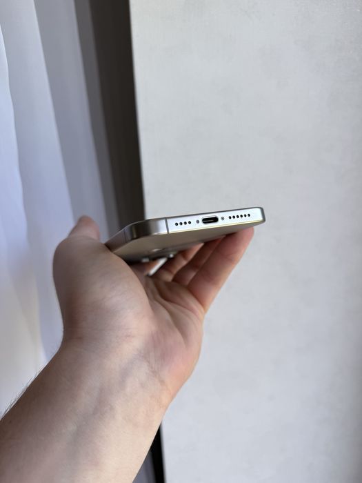 iPhone 15 Pro Max 256GB Natural у відмінному стані, Lock Rsim заблокований під оператора