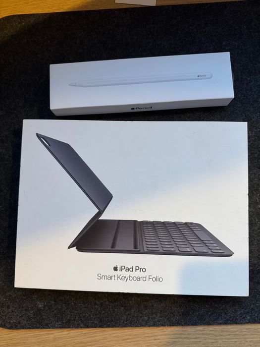 iPad Air 5th 64GB [2024] + Smart Keyboard + Apple Pencil