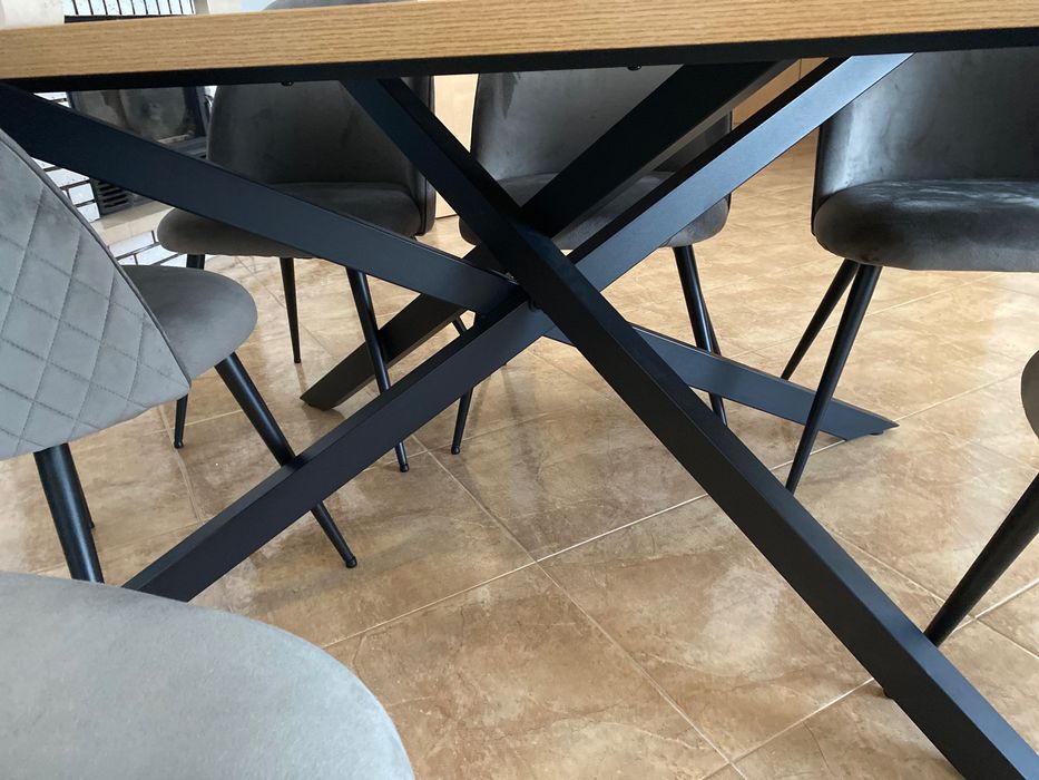 Conjunto mesa e 6 cadeiras