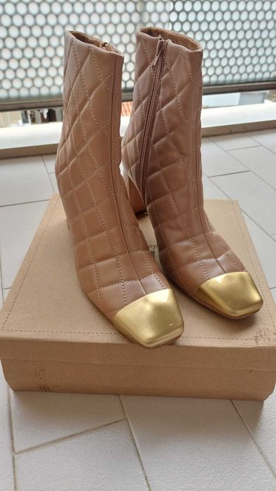 Botin Castanhas e douradas