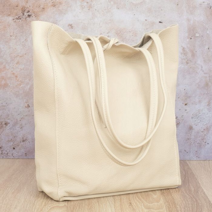 Beżowa duża torebka skórzana shopperka