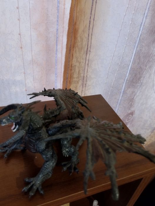 Дитяча іграшка дракончик