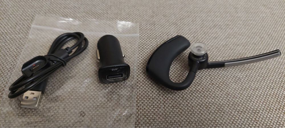 Беспроводная Bluetooth-гарнитура Plantronics