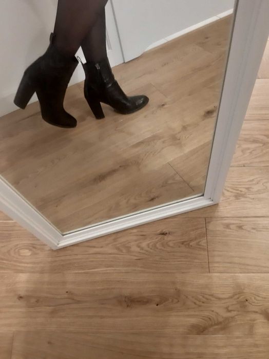 Botki z Zary. Rozm.39. Skóra naturalna . Kolor czarny.