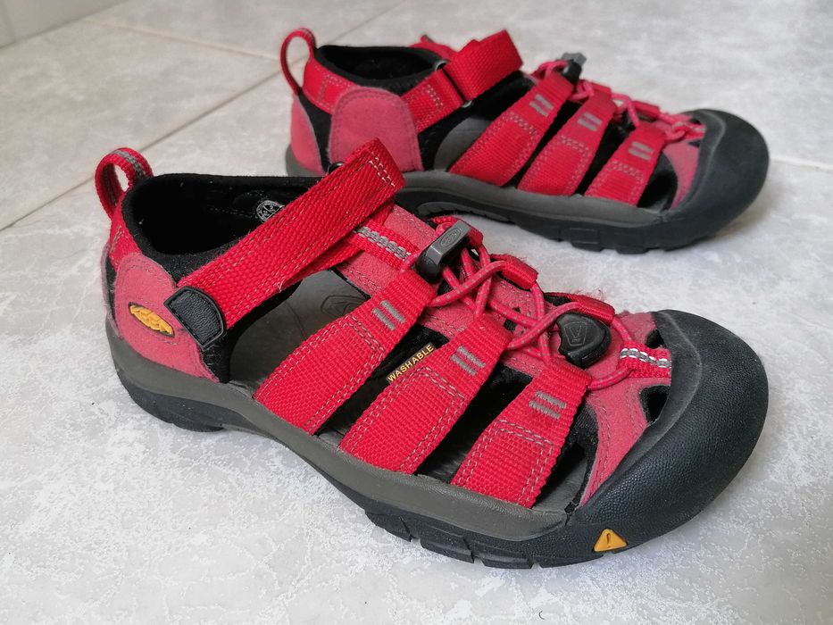 Sandálias KEEN criança unissexo tam. 34,                 15€