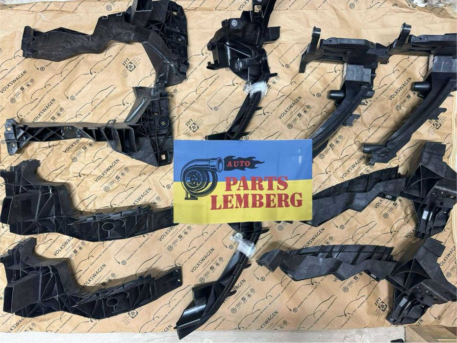 Кріплення фари обхват окуляр Audi Q3 Q5 Q7 Q8 Ауді