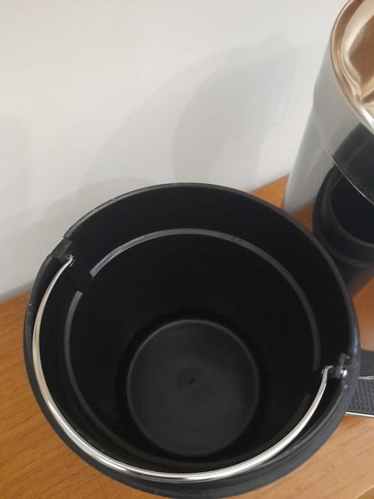 Caixote do lixo em inox