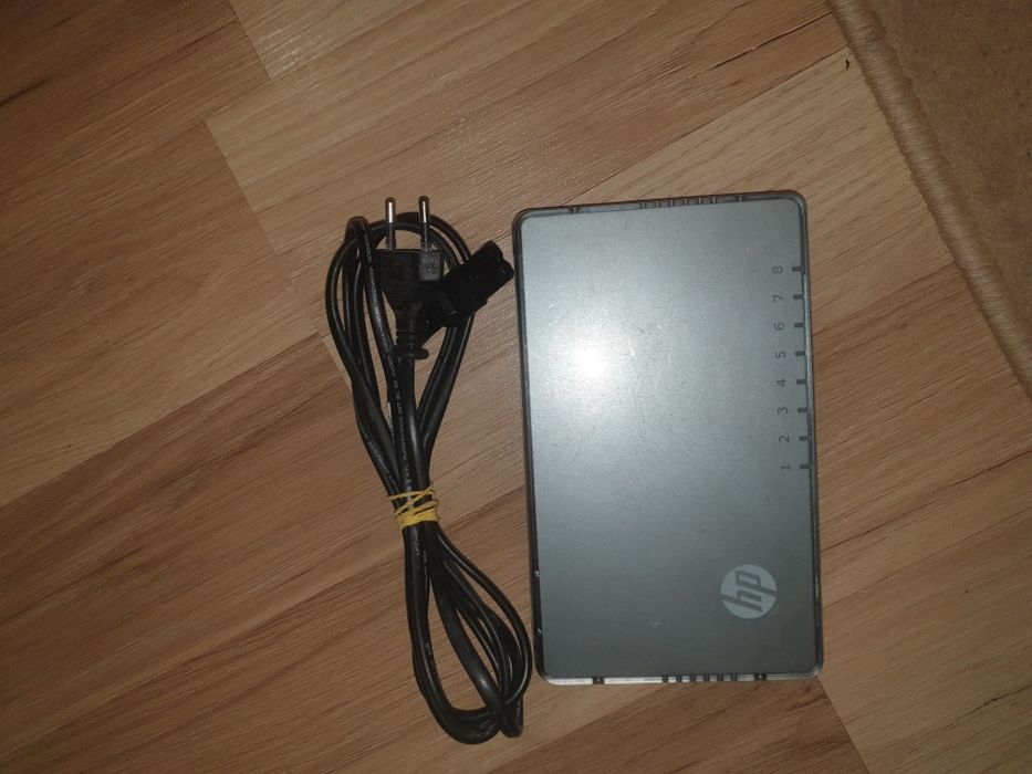 HP  коммутатор (8 x 100 Мбит/с). HP Networking 8 Port Switch